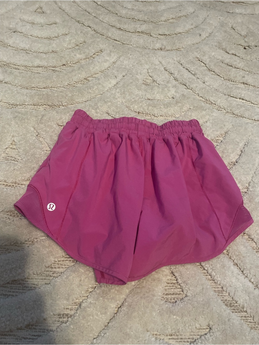 lululemon athletica Magenta hottie pink Athletic Shorts Sz 4